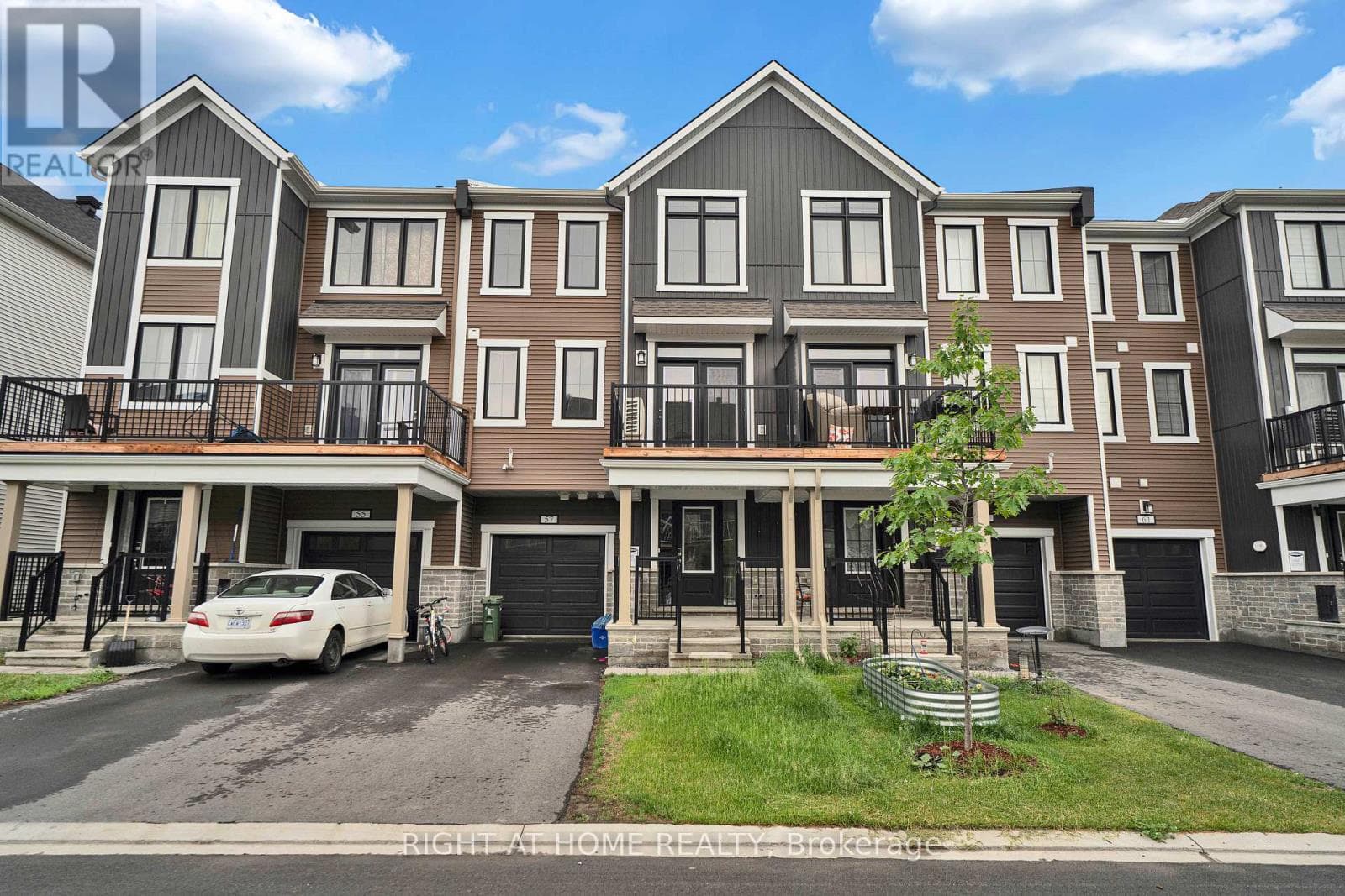 57 Placette Stitch Mews