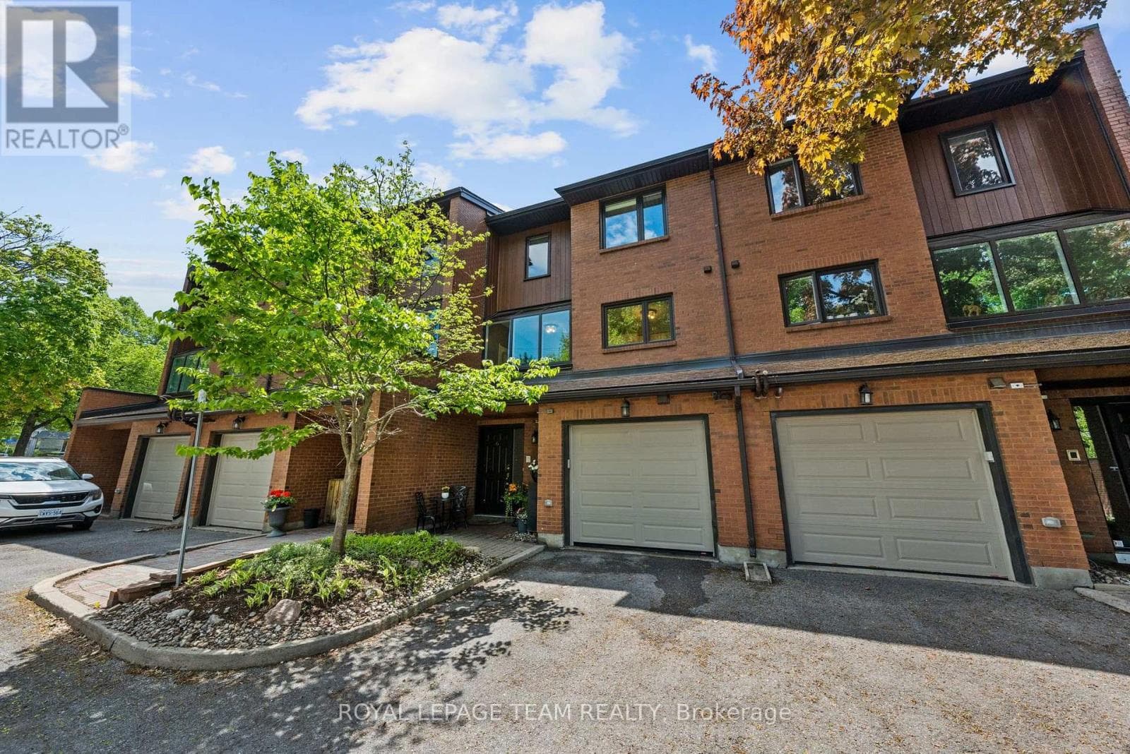 6 - 625 Richmond Road