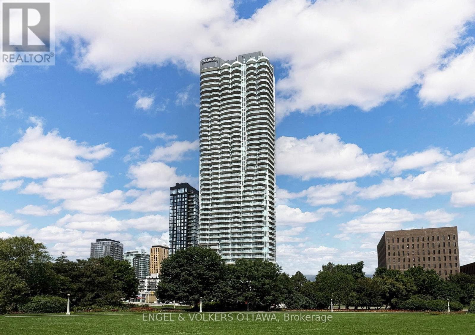 1503 - 805 Carling Avenue