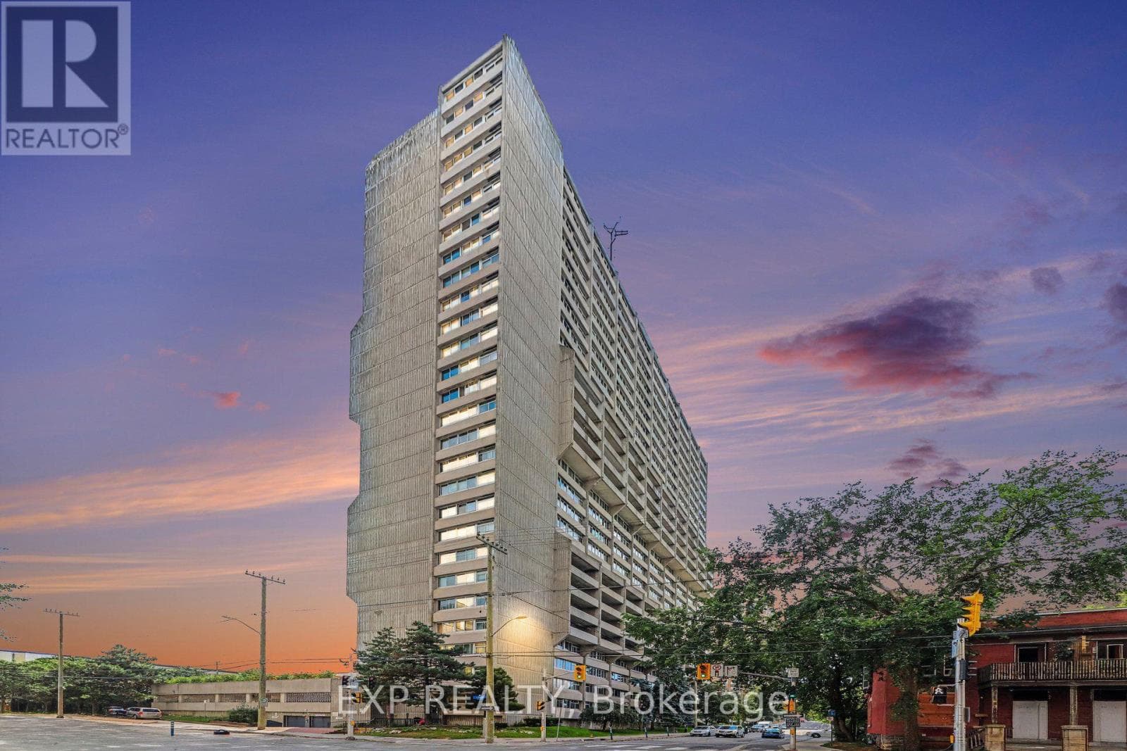 204 - 500 Laurier Avenue W