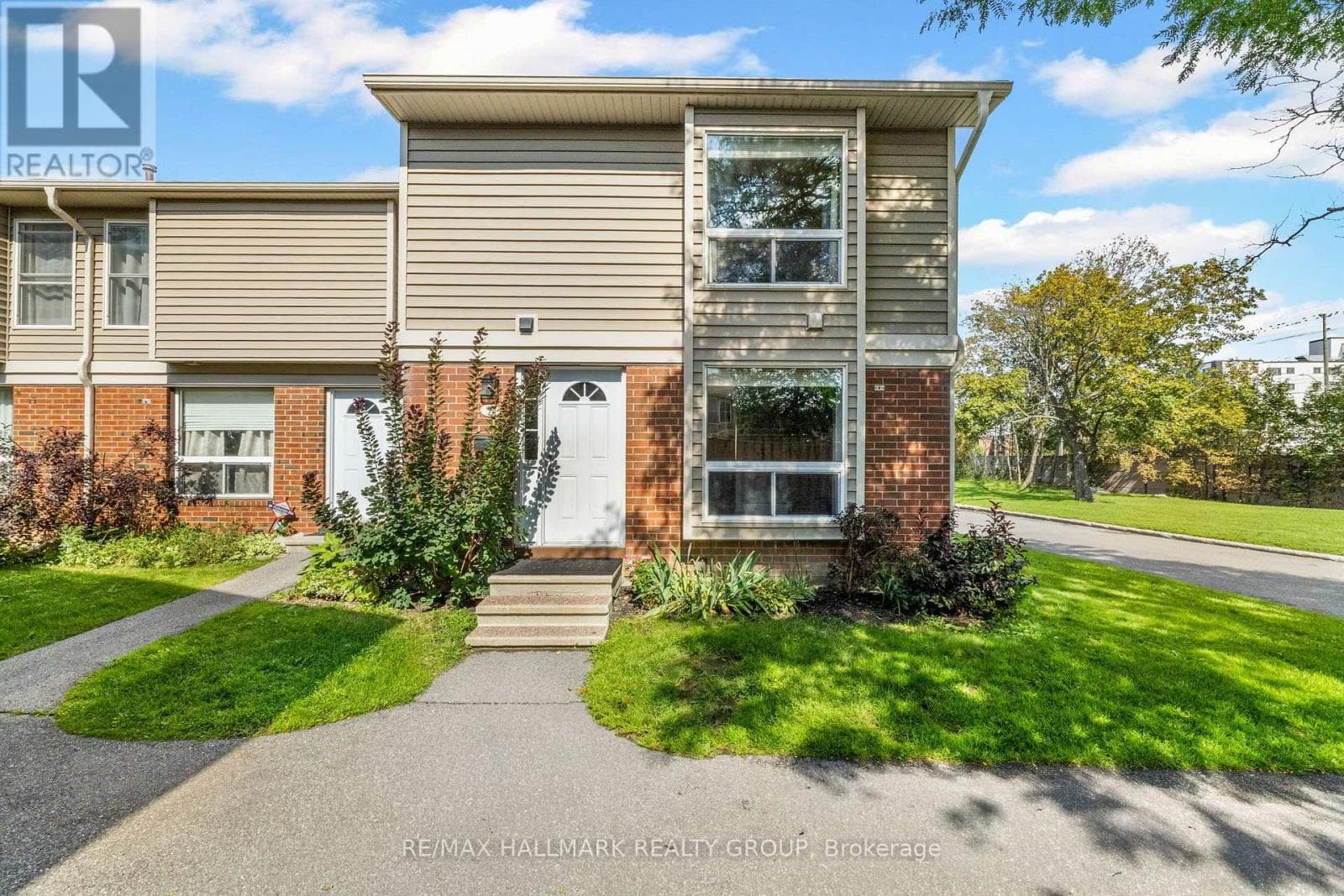 31 - 840 Cahill Drive W