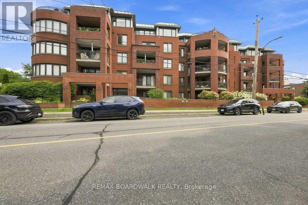 307 - 959 North River Road