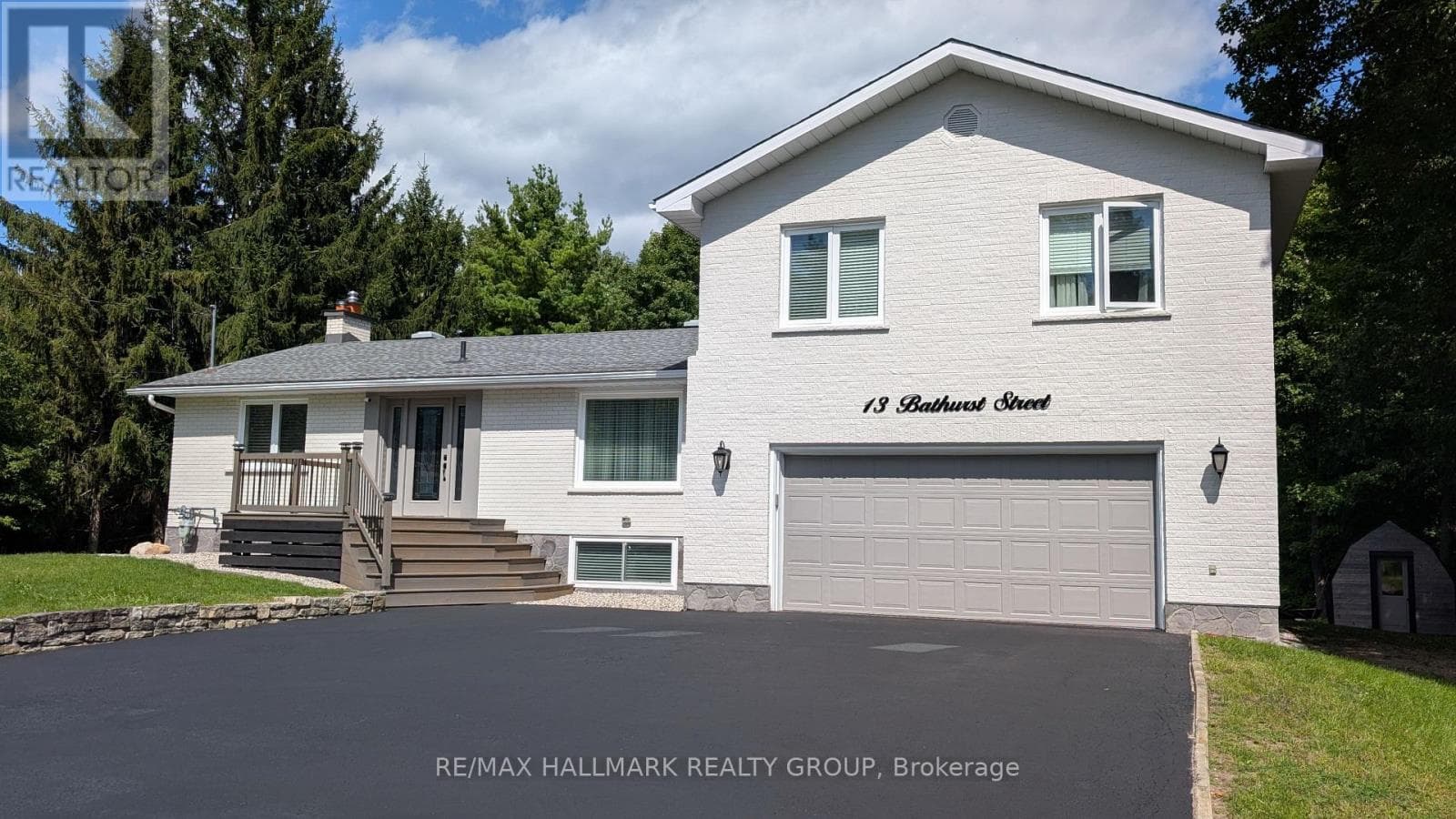 13 Bathurst Street