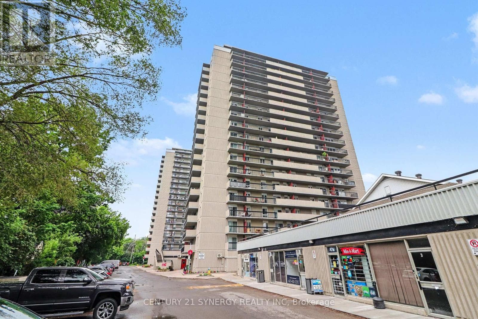1202 - 158b Mcarthur Avenue