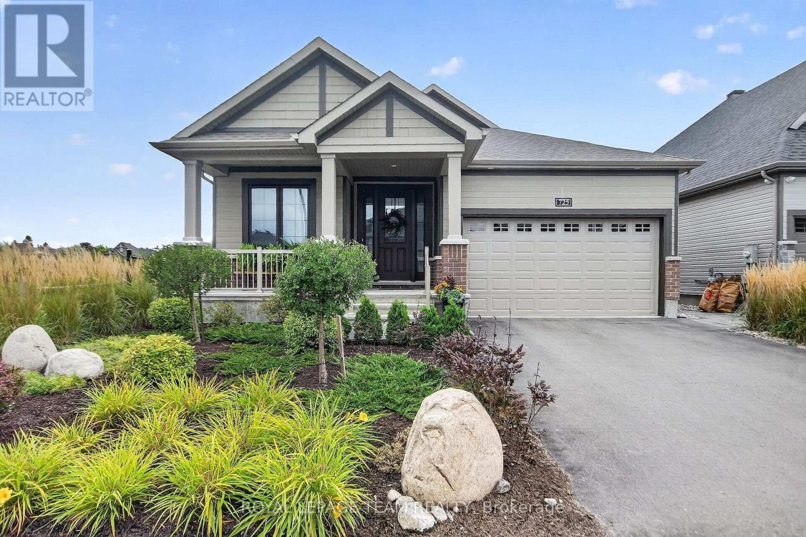 725 Coast Circle