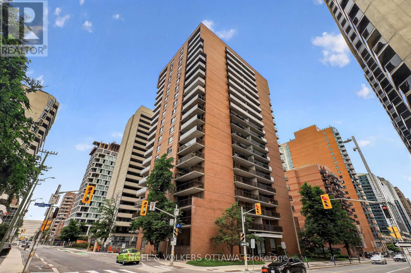 1007 - 475 Laurier Avenue W