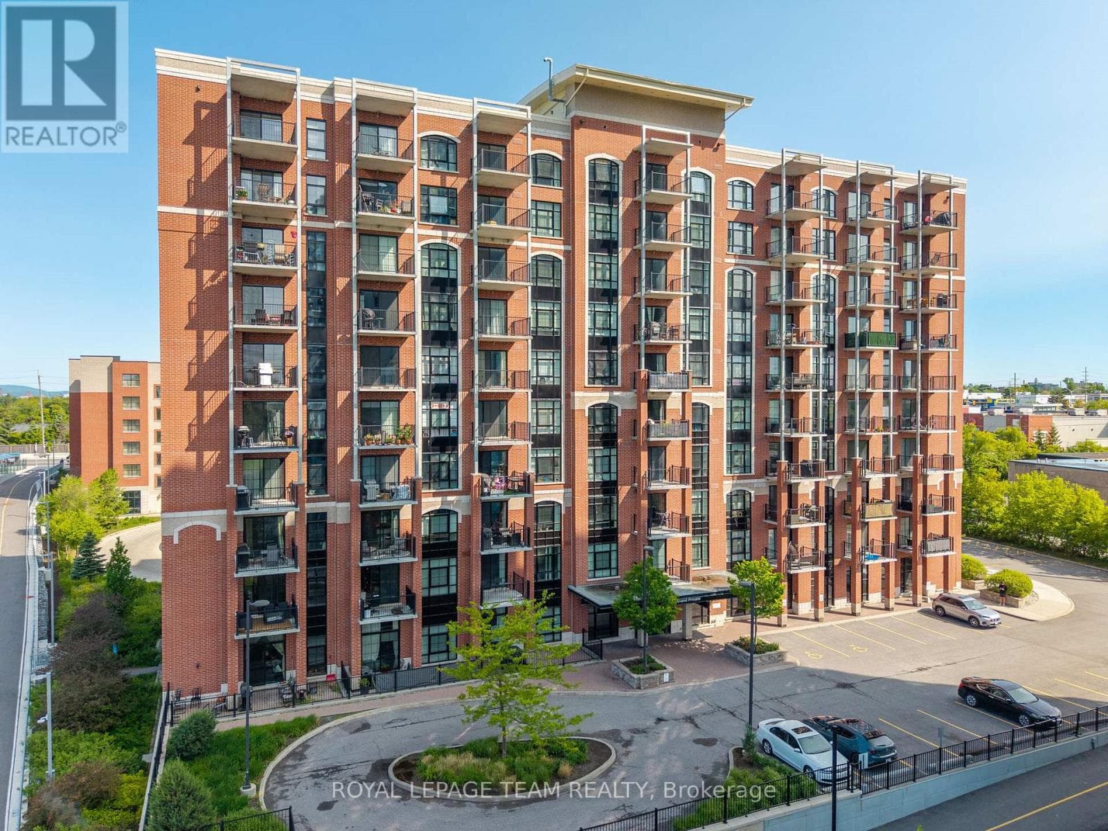 808 - 555 Anand Private