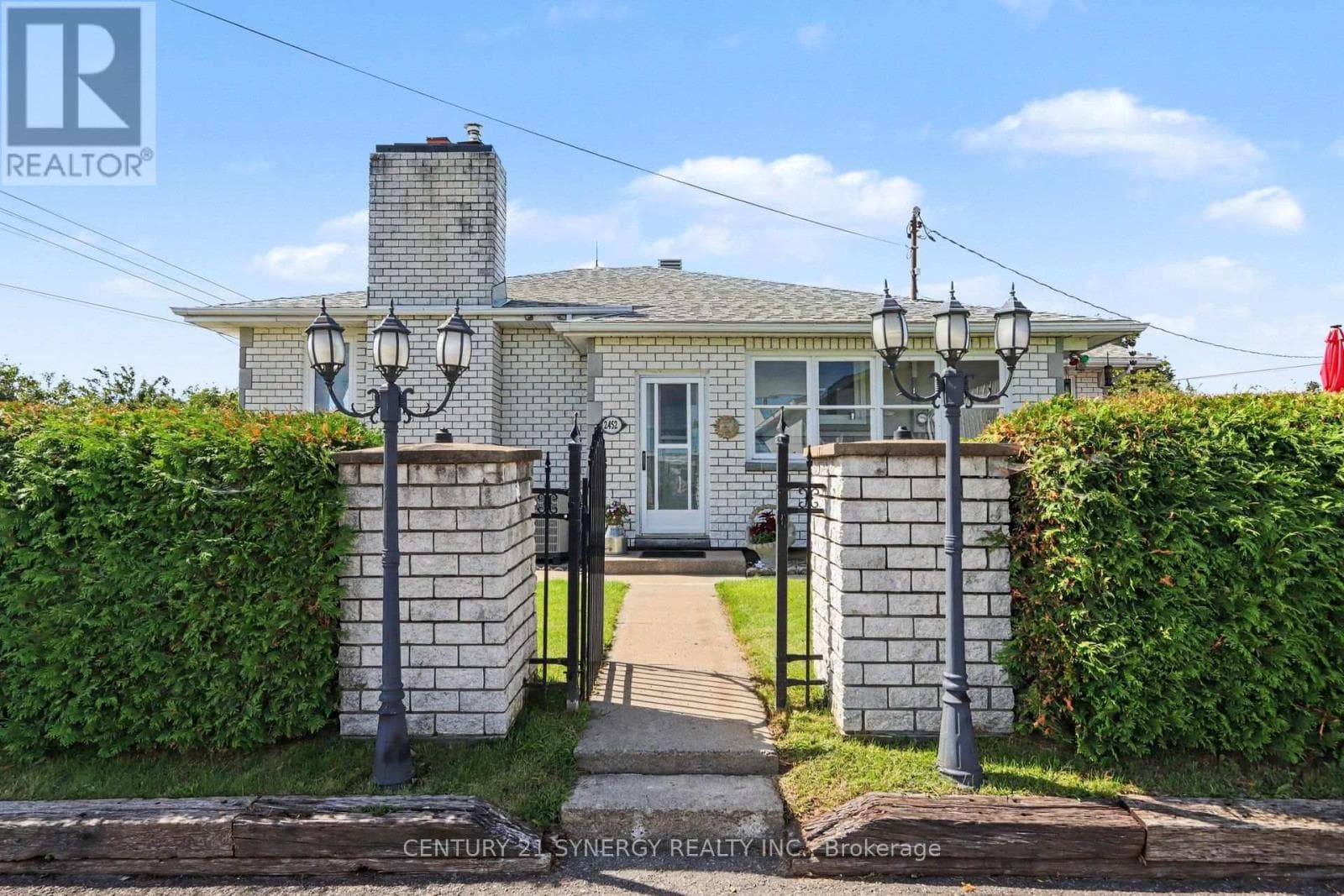 2452 Colonial Road