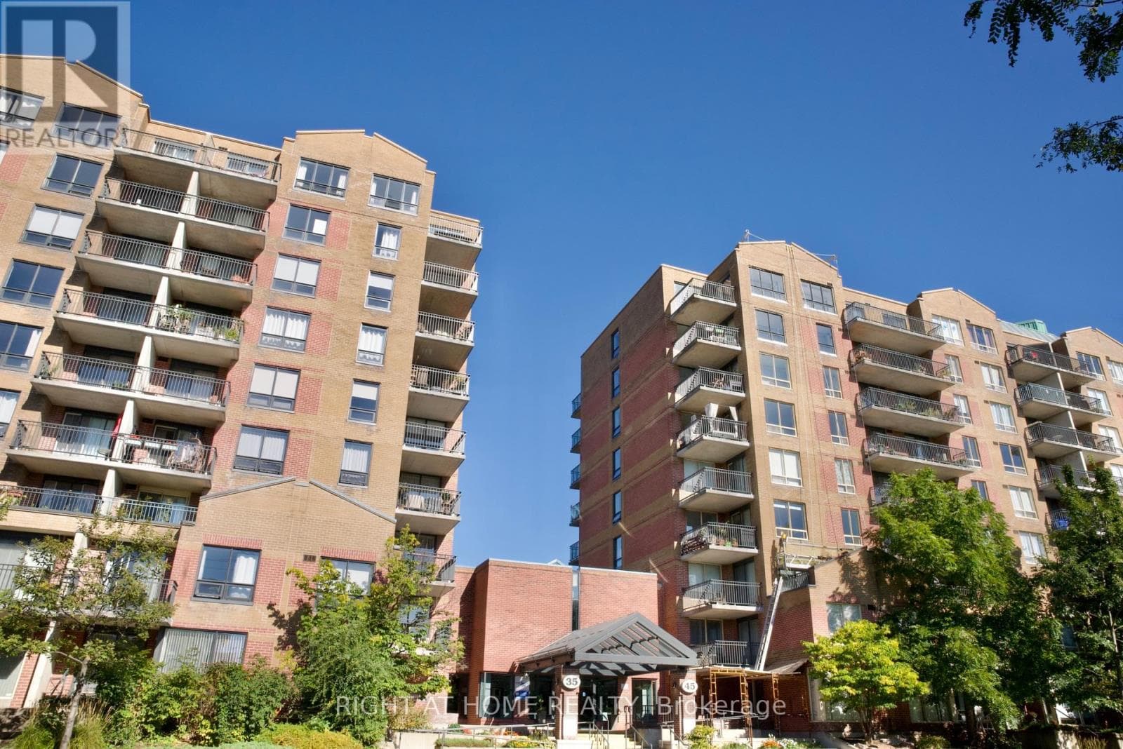 205 - 35 Holland Avenue