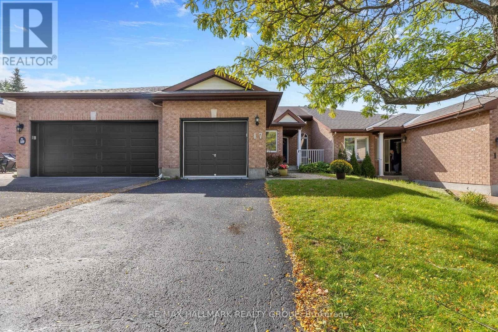 17 Quinterra Court