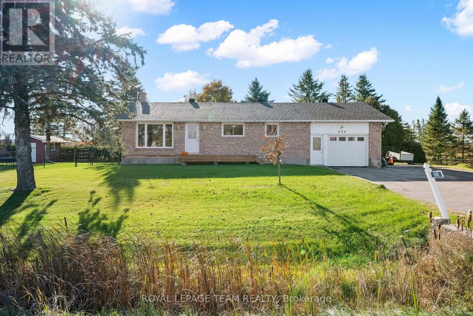 906 Russell Road