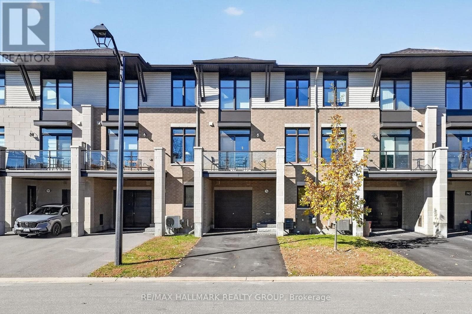 794 Cap Diamant Way