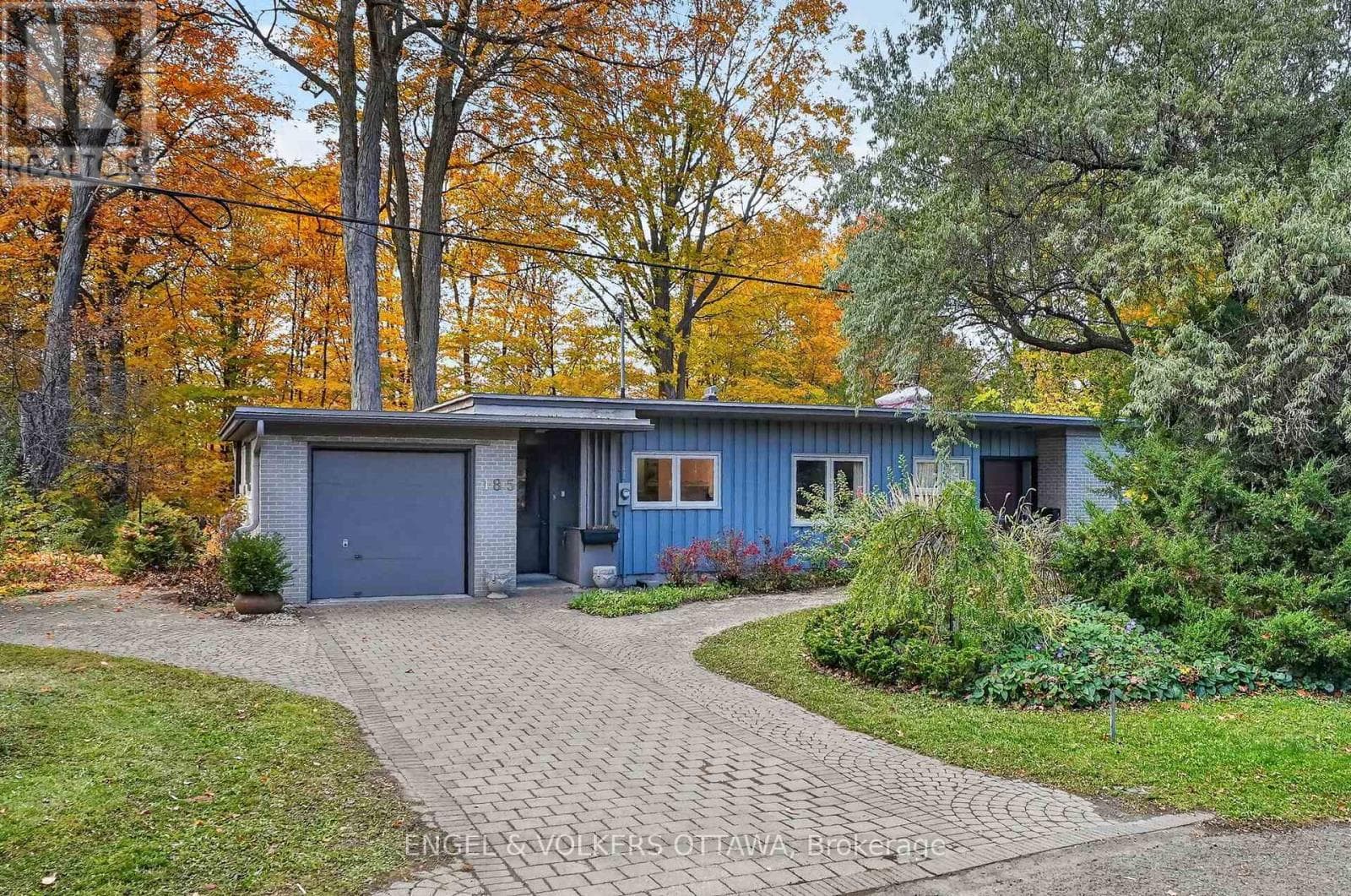 185 Lakeway Drive